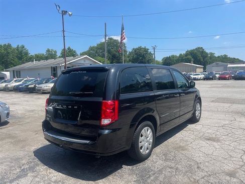 Used 2017 Dodge Grand Caravan w/ UConnect Hands-Free Group FWD image 5
