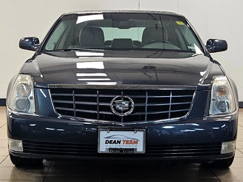 Used 2010 Cadillac DTS Premium image 2