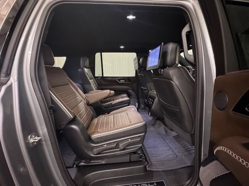Used 2025 GMC Yukon XL Denali Ultimate AWD/4WD image 54
