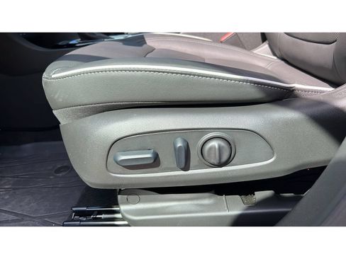 Certified 2025 Buick Encore GX Avenir w/ Avenir Technology Package AWD/4WD image 25