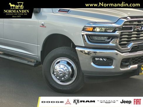 Used 2026 RAM 3500 Tradesman AWD/4WD image 5