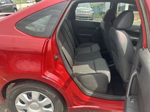 Used 2010 Ford Focus SE FWD image 21