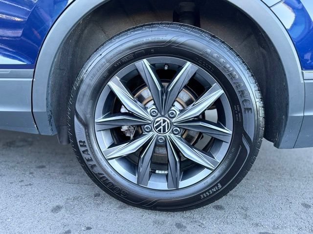 Used 2024 Volkswagen Tiguan SE AWD/4WD image 29