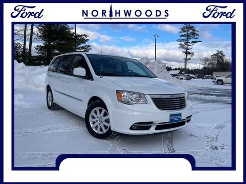 Used 2014 Chrysler Town & Country Touring image 1