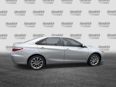 Used 2017 Toyota Camry XLE w/ Moonroof Package FWD image 11