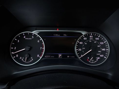 Used 2025 Nissan Sentra SV FWD image 35