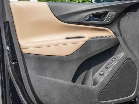 Used 2023 Chevrolet Equinox Premier FWD image 18