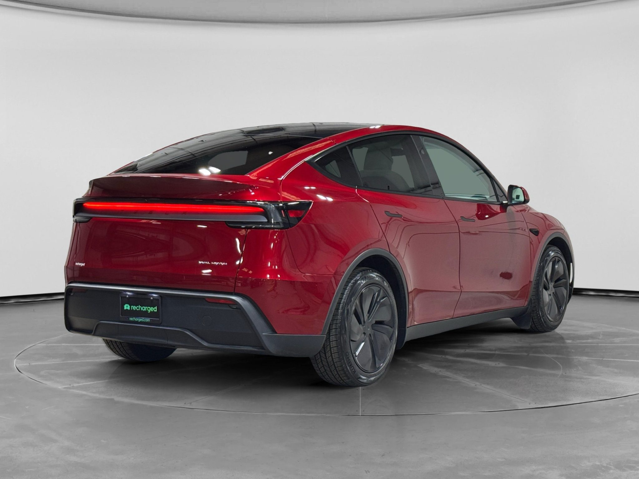 Used 2026 Tesla Model Y Long Range AWD/4WD image 3