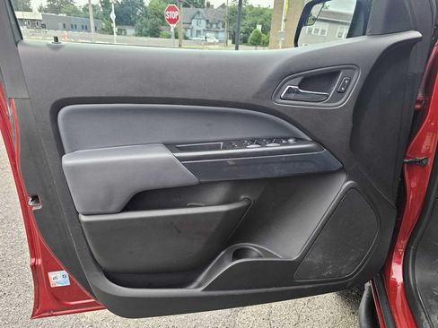 Used 2015 Chevrolet Colorado Z71 AWD/4WD image 32