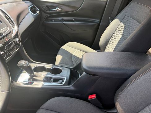 Used 2021 Chevrolet Equinox LT FWD image 12