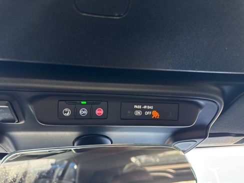 Used 2022 Chevrolet Camaro LT image 28