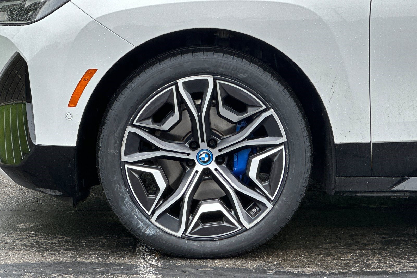 Certified 2024 BMW iX xDrive50 w/ Sport Package AWD/4WD image 39