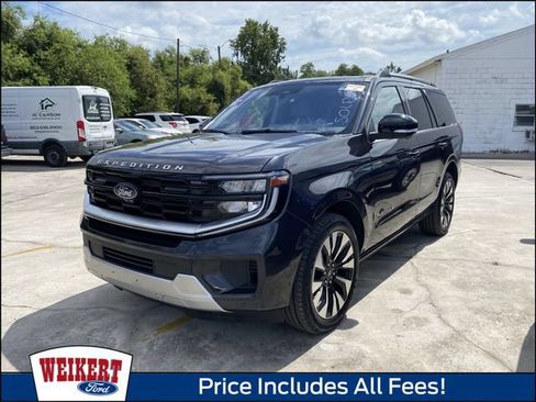 Used 2025 Ford Expedition Platinum w/ Driver's Package AWD/4WD image 1