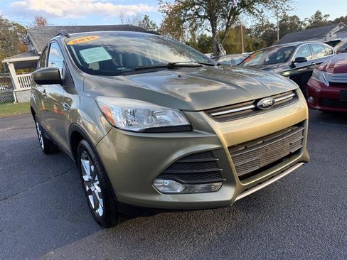 Used 2014 Ford Escape SE w/ Equipment Group 201A image 4