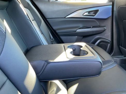 New 2026 Chevrolet Equinox EV LT image 15