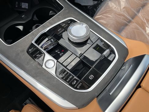 New 2026 BMW X5 xDrive50e w/ Executive Package image 14