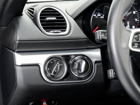 Used 2025 Porsche 718 Boxster image 12