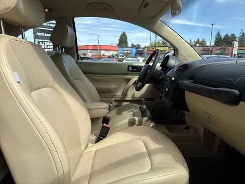 Used 2008 Volkswagen Beetle S image 13