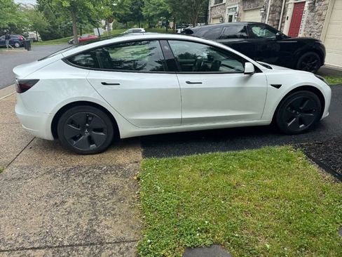 Used 2022 Tesla Model 3 Long Range AWD/4WD image 7