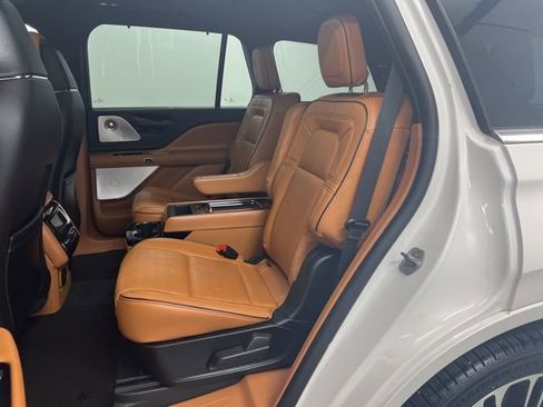 Certified 2023 Lincoln Aviator Black Label w/ Class IV Trailer Tow Package image 14