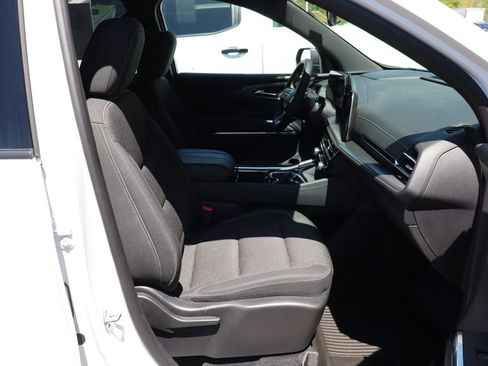 Used 2024 Chevrolet Traverse LT w/ LPO, Floor Liner Package FWD image 46