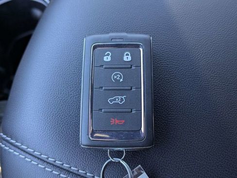 New 2025 Jeep Grand Cherokee L Altitude image 31