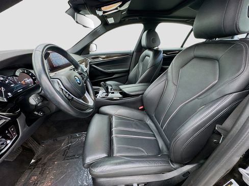 Used 2019 BMW 530i w/ Convenience Package RWD image 13