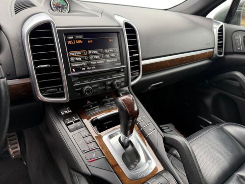 Used 2012 Porsche Cayenne S image 11