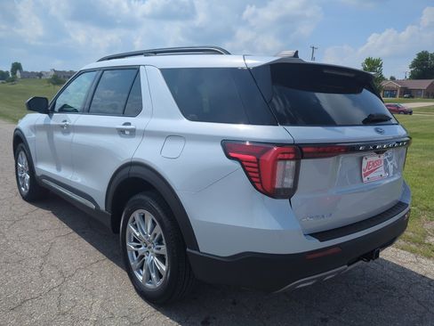 New 2025 Ford Explorer Active w/ Active Comfort Package image 5