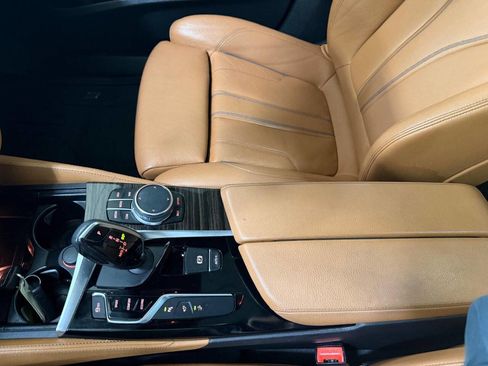 Used 2018 BMW 640i Gran Turismo xDrive image 35