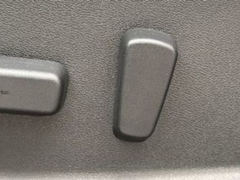 Used 2019 Nissan Rogue SV image 25