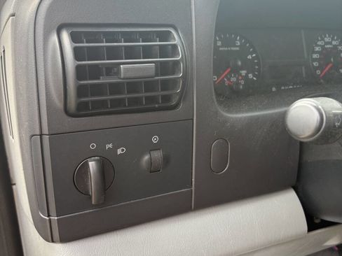 Used 2005 Ford F250 XL image 13