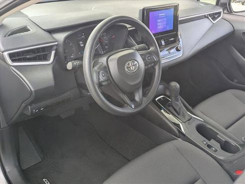 Used 2025 Toyota Corolla LE image 8