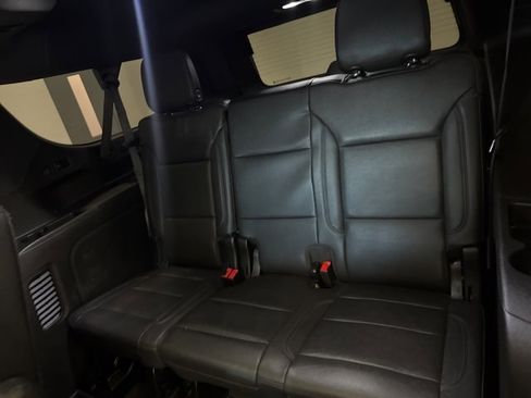 Certified 2024 Chevrolet Suburban Z71 w/ Luxury Package image 14