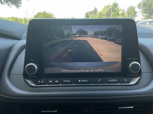Used 2025 Nissan Rogue SV FWD image 26