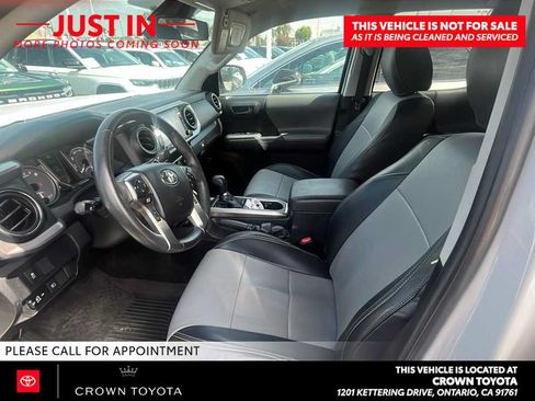 Used 2022 Toyota Tacoma SR5 w/ SR5 Appearance Package (SM) RWD image 9