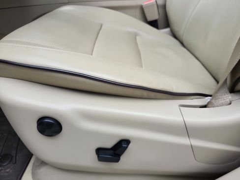 Used 2020 Jeep Grand Cherokee Overland image 13