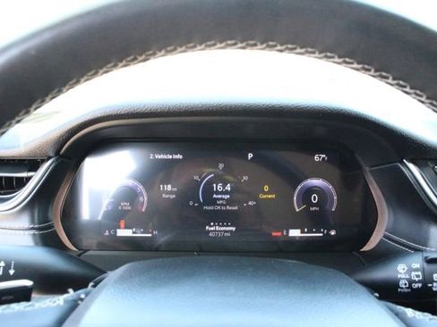 Used 2023 Jeep Grand Cherokee Laredo w/ Luxury Tech Group I AWD/4WD image 23