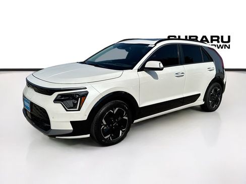Used 2023 Kia Niro Wave FWD image 3