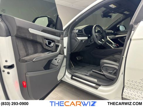 Used 2020 Lamborghini Urus image 56