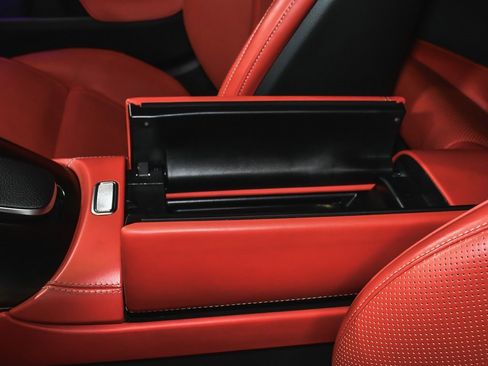 Used 2022 Mercedes-Benz SL 63 AMG 4MATIC w/ Driver Assistance Package image 59