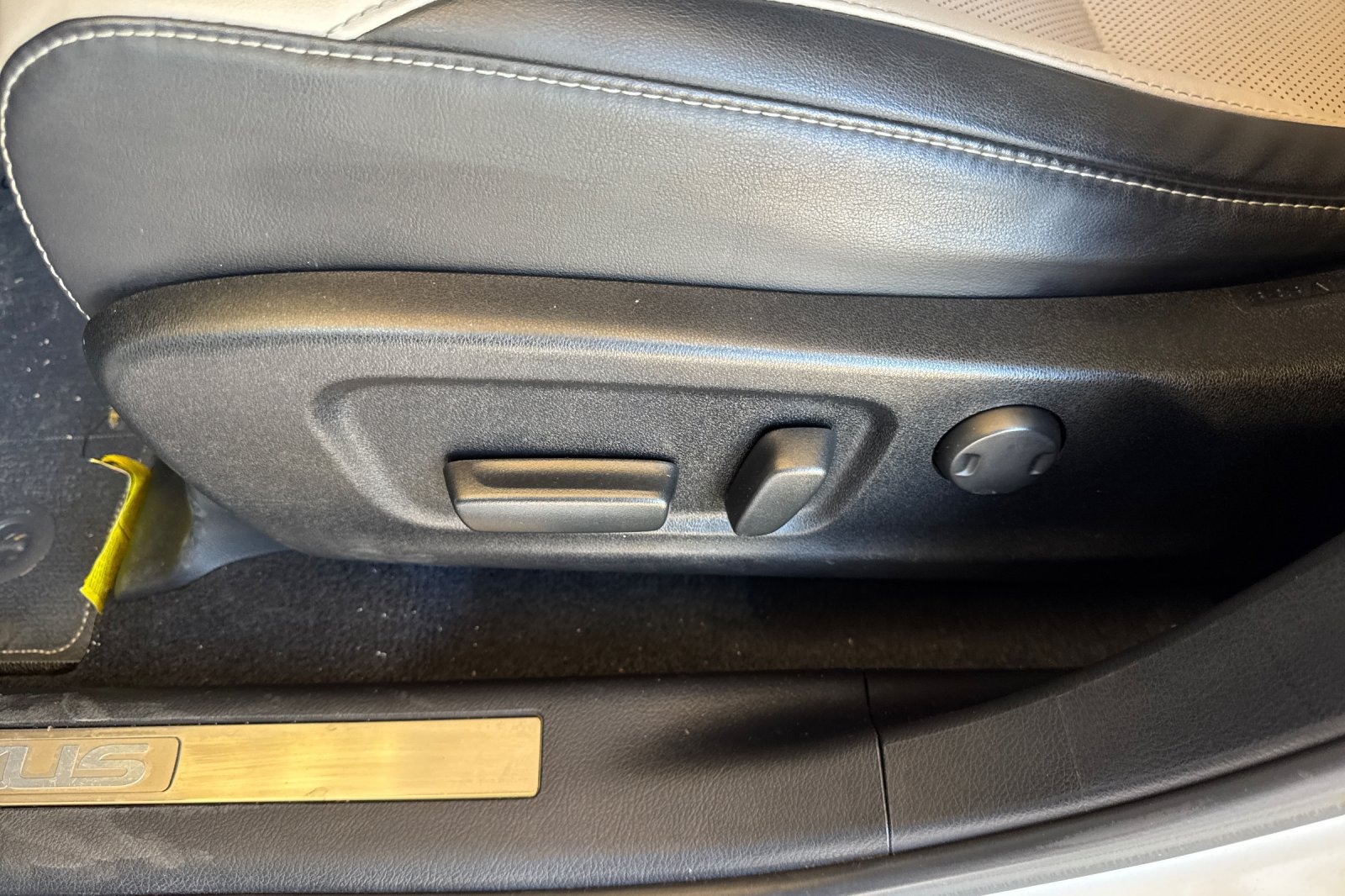 Used 2019 Lexus RX 350L FWD image 13