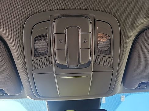 Used 2020 Hyundai Santa Fe SEL w/ Convenience Package image 23