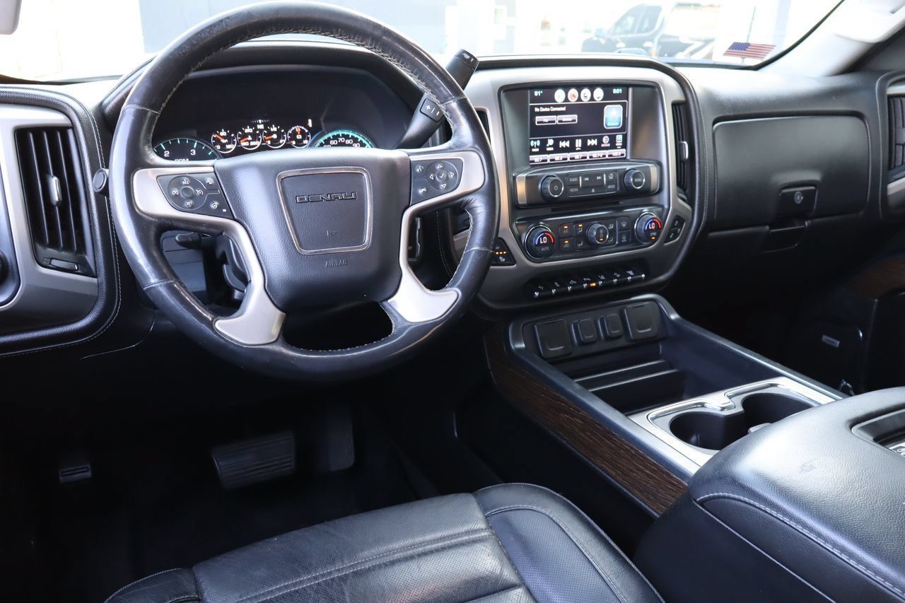 Used 2018 GMC Sierra 2500 Denali w/ Duramax Plus Package AWD/4WD image 5