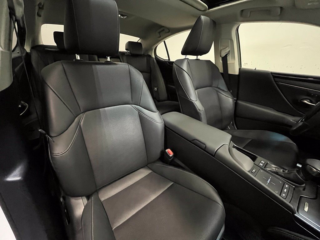 Used 2021 Lexus ES 300h w/ Premium Package FWD image 12