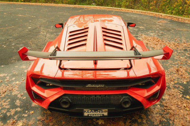 Used 2022 Lamborghini Huracan STO RWD image 41