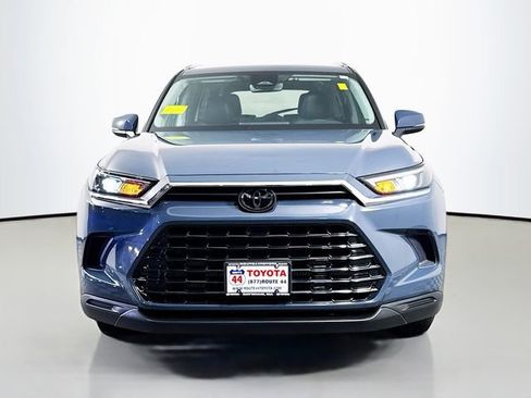 Used 2024 Toyota Grand Highlander AWD image 11