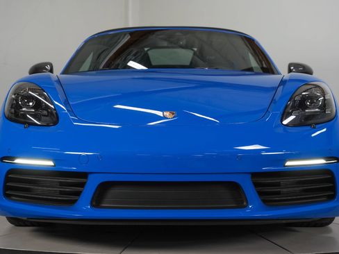 Used 2022 Porsche 718 Boxster RWD image 15
