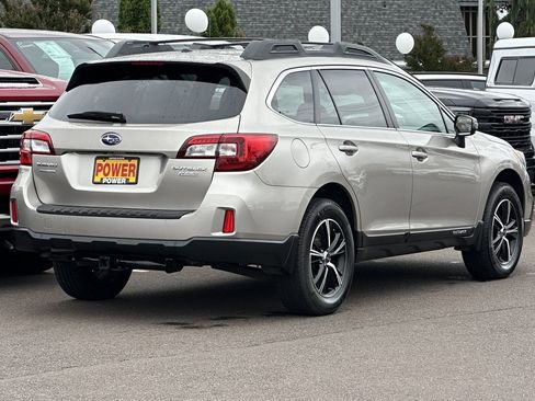 Used 2015 Subaru Outback 2.5i Limited AWD/4WD image 4