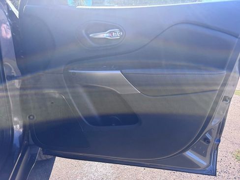 Used 2021 Jeep Cherokee Latitude Lux w/ Sun & Sound Group image 44